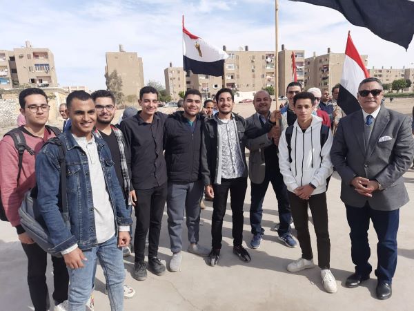 كلية الألسن تشارك في الانتخابات.